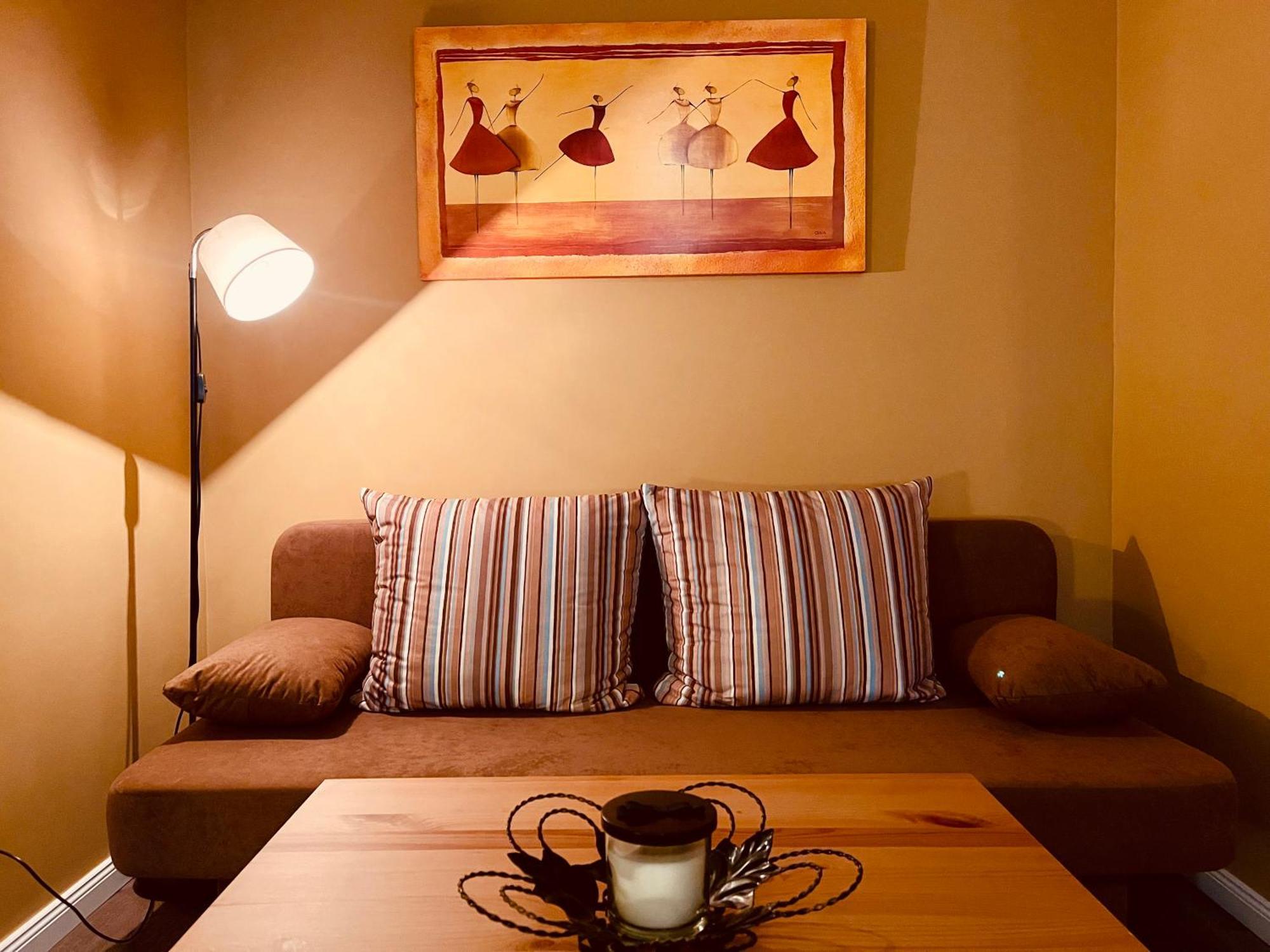 Terracotta Apartment - Zentral, Parken, Netflix, Kontaktloses Einchecken, Kingsize-Bett ヴッパータール エクステリア 写真