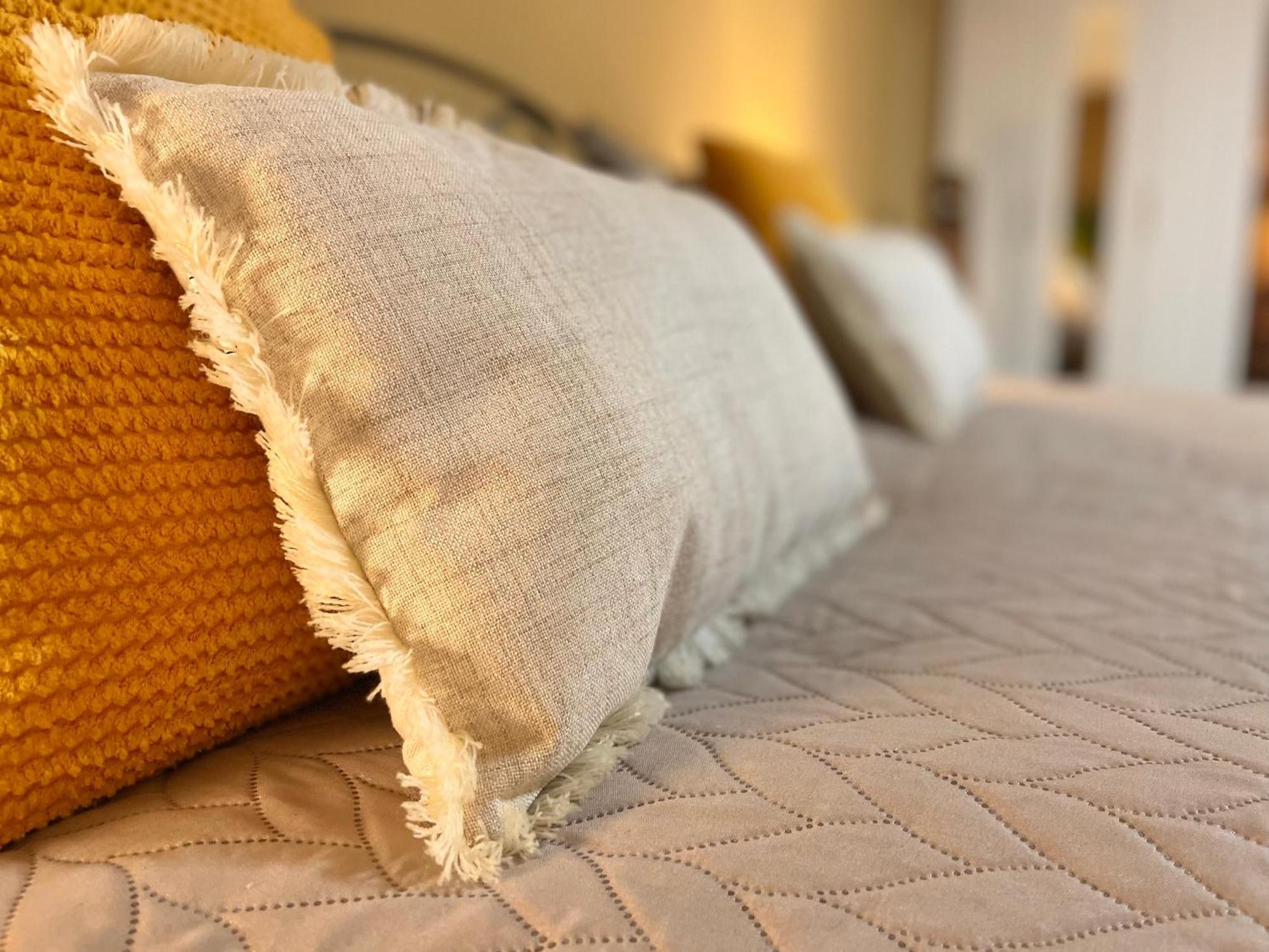 Terracotta Apartment - Zentral, Parken, Netflix, Kontaktloses Einchecken, Kingsize-Bett ヴッパータール エクステリア 写真